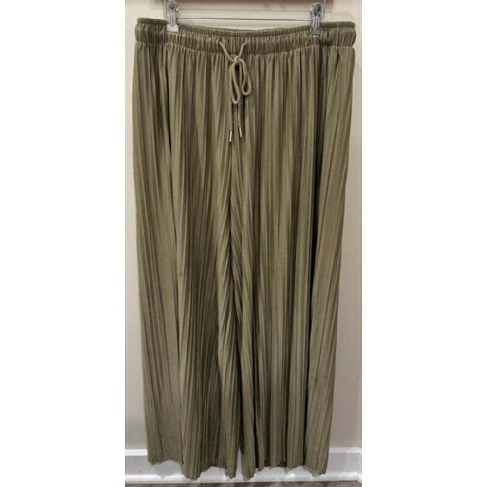 Zenana Pleated Pants
